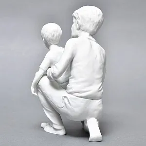 Редкая!!! Коллекционная Фарфоровая Статуэтка «Отец и Сын», Kaiser, Германия -1979 год.