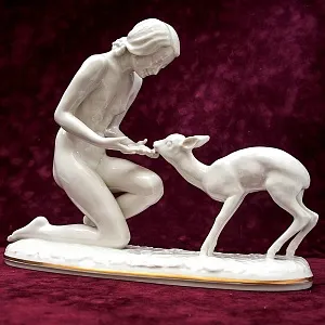 Редкая Фарфоровая Статуэтка «Девушка с Олененком», Hutschenreuther,  Германия -1955 год.