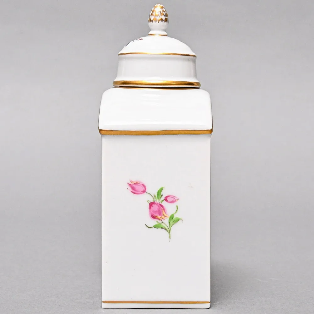 Фарфоровая Чайница с крышкой «BLUME», MEISSEN / МЕЙСЕН Германия, середина ХХ века.