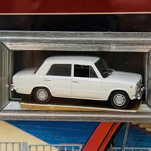 Памятное Подарочное Панно - Картина - Инсталляция «Автомобиль Жигули ВАЗ - 2101 - СССР». 