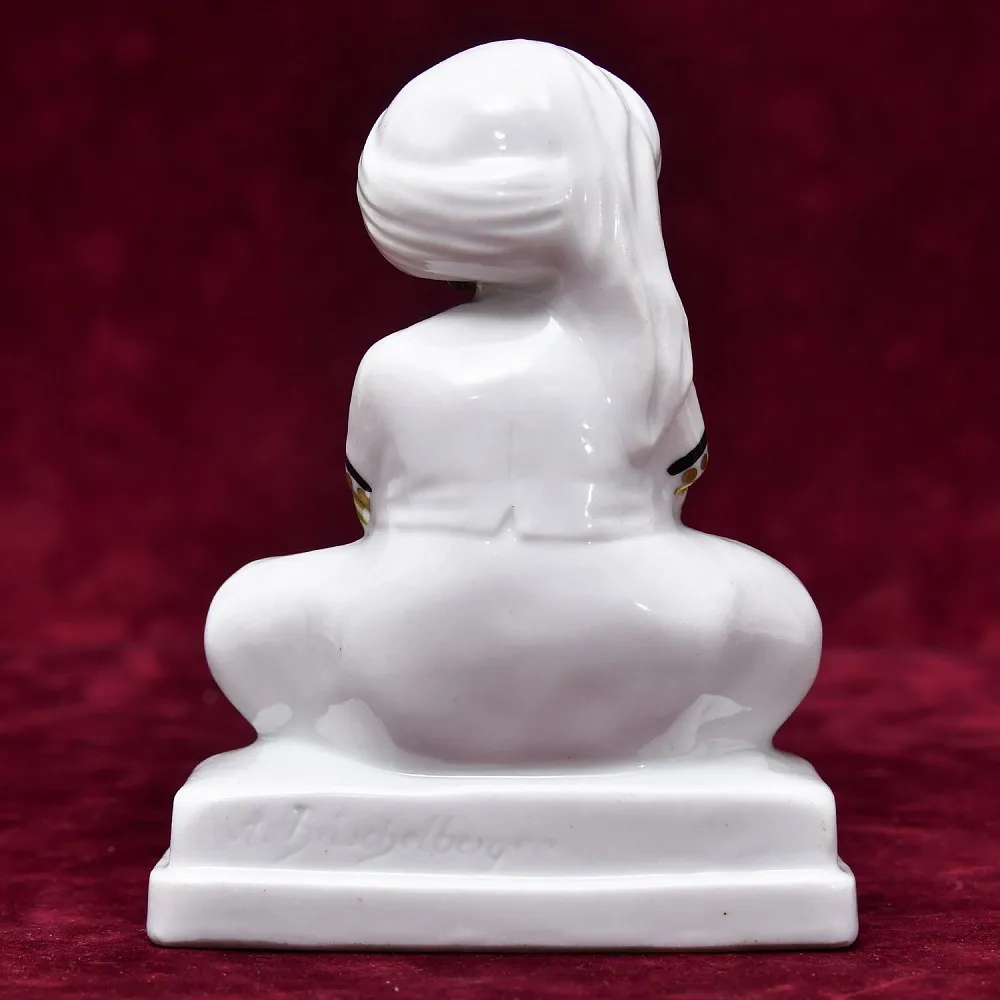 Коллекционная Фарфоровая статуэтка «Восточный Паж», Karl Ens Германия, первая половина ХХ века.