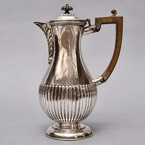 Винтажный Металлический Кофейник - Кувшин на 0,8 л. Silverplated, William Hutton&Sons Англия, начало ХХ века.