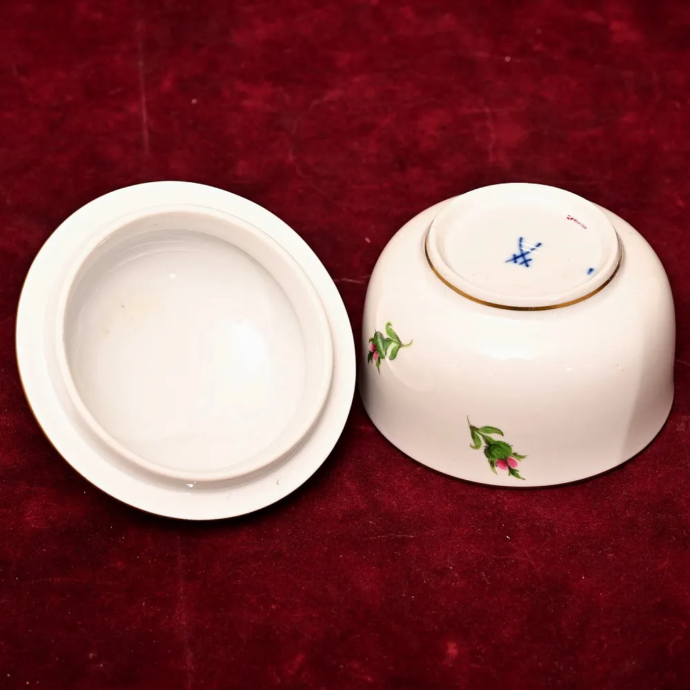 Фарфоровая Сахарница - Бонбоньерка - Шкатулка «РОЗА МЕЙСЕНА», MEISSEN Германия, середина ХХ века.