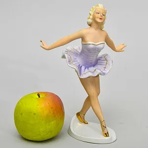 Коллекционная Фарфоровая статуэтка «Танцовщица в cиреневом», FASOLD & STAUCH Германия, 60-е годы ХХ века.