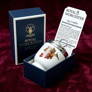 Фарфоровый Кодлер на 2 яйца «Фрукты - Ягоды», ROYAL WORCESTER Англия.