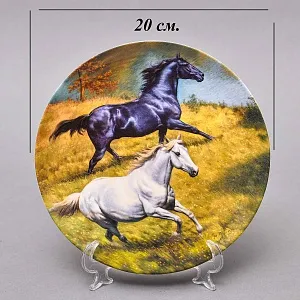Коллекционная Фарфоровая тарелка «Лошади. Скачки на лугу», Furstenberg Германия - 1996 год.