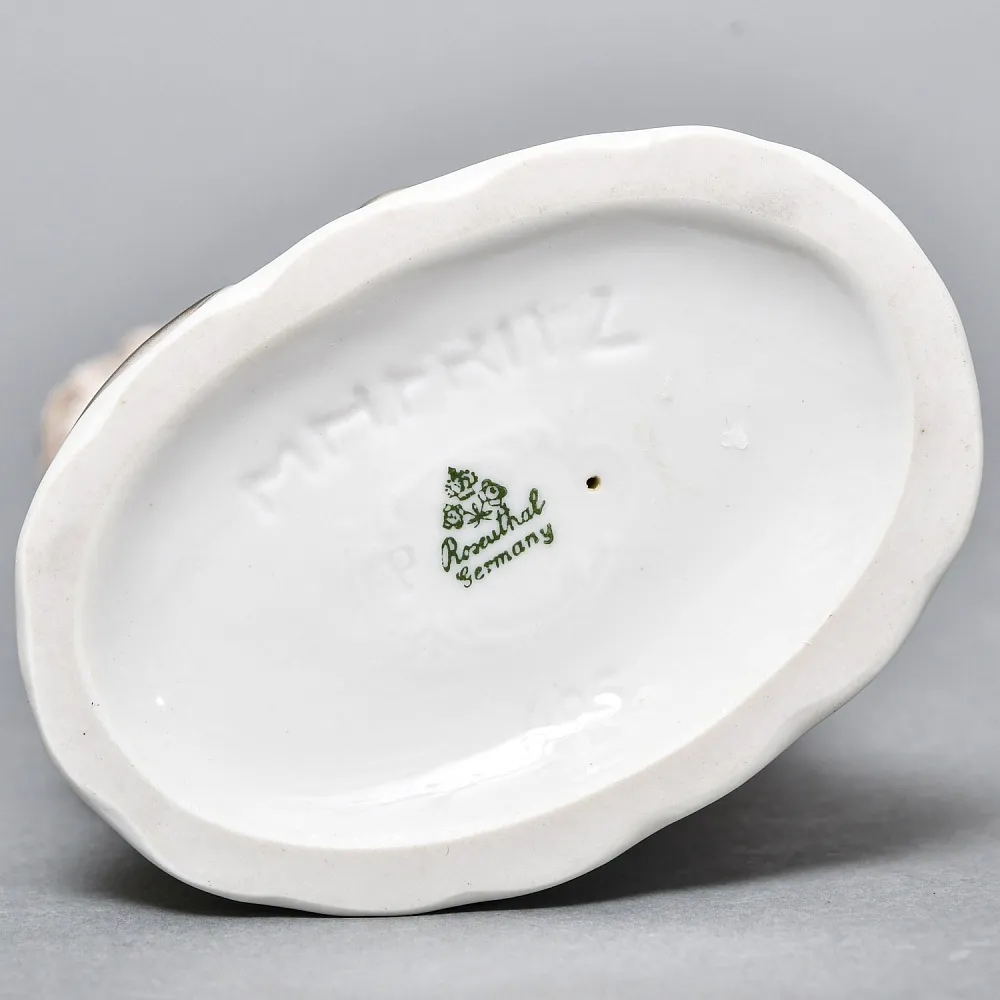 Коллекционная Фарфоровая статуэтка «Мальчик и тюлень», ROSENTHAL Германия, 1943 - 1948 годы.