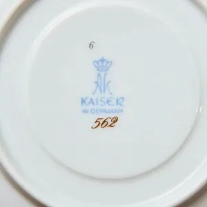 Классическая Фарфоровая Пара «Цветочное Золото» для Горячего Шоколада или Какао, KAISER Германия - 1979 год.