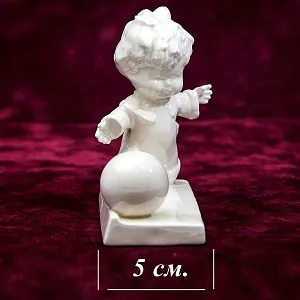 Коллекционная Статуэтка «Маленький Футболист» Фарфор, Goebel, Германия, 80 -е годы ХХ века.