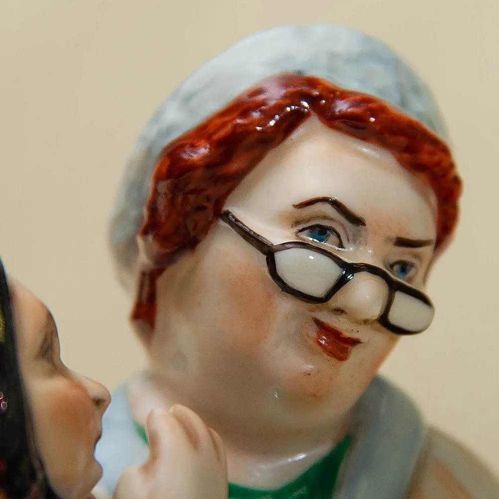 Авторская Коллекционная Фарфоровая Статуэтка «Кумушки», Россия.