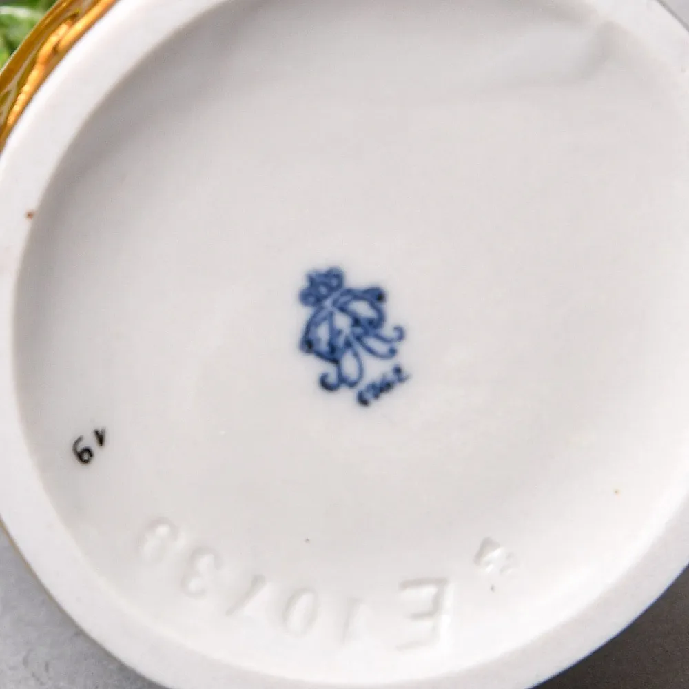 Коллекционная Фарфоровая Статуэтка «Девочка - Торговка рыбой», VOLKSTEDT Германия -50 гг.