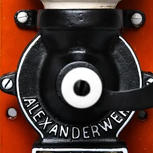 Редкая! Антикварная Настенная Ручная Механическая Кофемолка - Мельница, Alexanderwerk Германия.