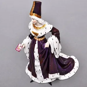 Антикварная статуэтка «Средневековая дама с книгой», Фарфор Dressel & Kister Passau Германия, 1907 - 1922 гг.