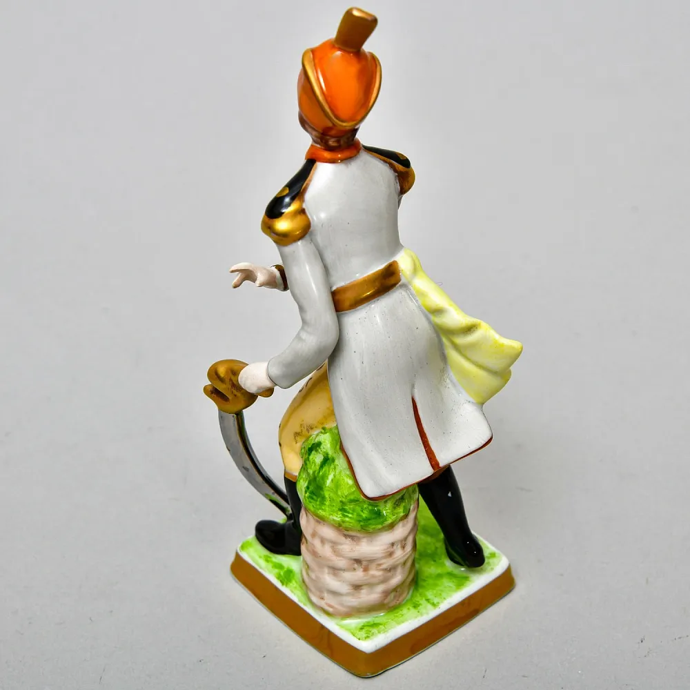 Коллекционная Фарфоровая Статуэтка «Солдат - Офицер кавалерии», Германия - вторая половина ХХ века.
