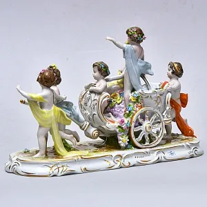 Коллекционная Фарфоровая статуэтка «ПУТТИ - Триумфаторы», Scheibe-Alsbach Германия.