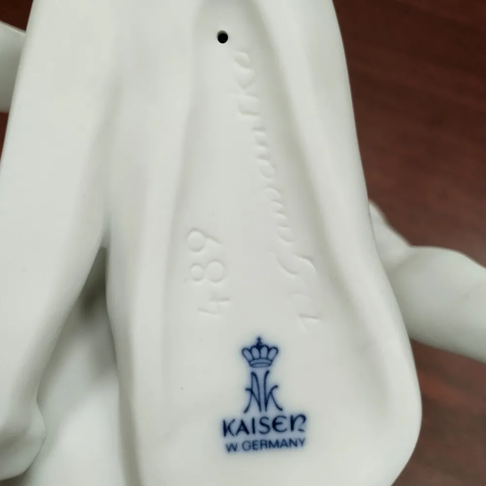 Бисквитный Фарфор - Статуэтка «Грёзы» Н-23см., Kaiser, Германия - 1990 год.