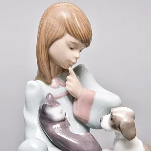 Коллекционная Фарфоровая статуэтка «Девочка с кошкой и собакой», Lladro / Лядро Испания. 