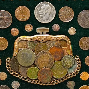 Настенное Коллекционное Панно - Картина «Кошелёк со Старинными Монетами»..