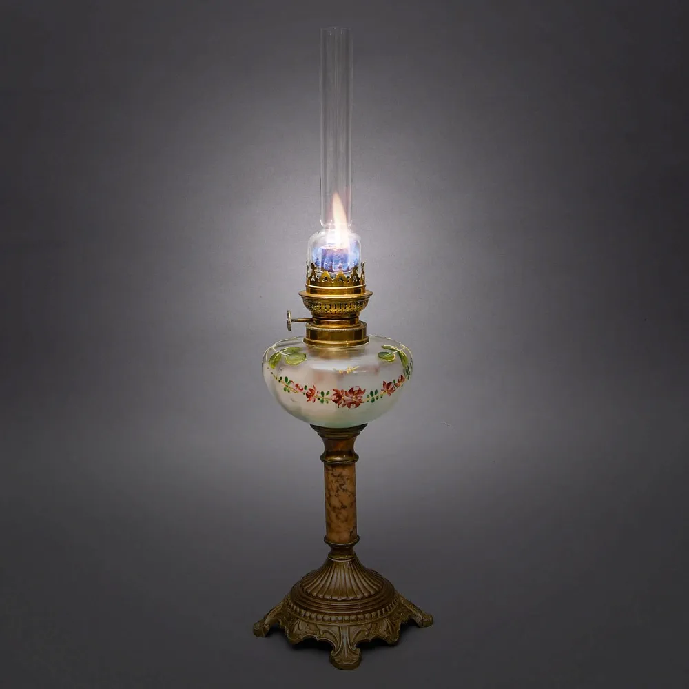 Антикварная  Керосиновая Лампа «Цветочная Гирлянда», Kosmos - Brenner, Франция начало ХХ века.