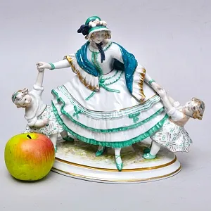 Редкость! Коллекционная Фарфоровая статуэтка «Мама и дети. На прогулке», Karl Ens Германия.