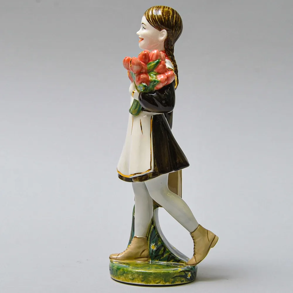 Авторская Коллекционная Фарфоровая Статуэтка «Школьница - Пионерка с букетом тюльпанов», Россия.