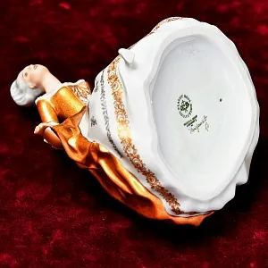 Редкость! Коллекционная Фарфоровая статуэтка «Девушка в золотом платье», ROSENTHAL, Германия - 1974 год.