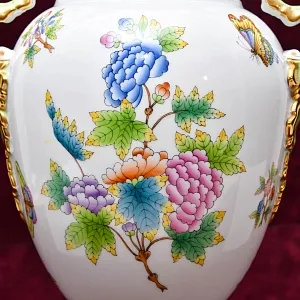 Большой Фарфоровый Вазон - Ваза с крышкой из коллекции «Victoria», HEREND Венгрия.