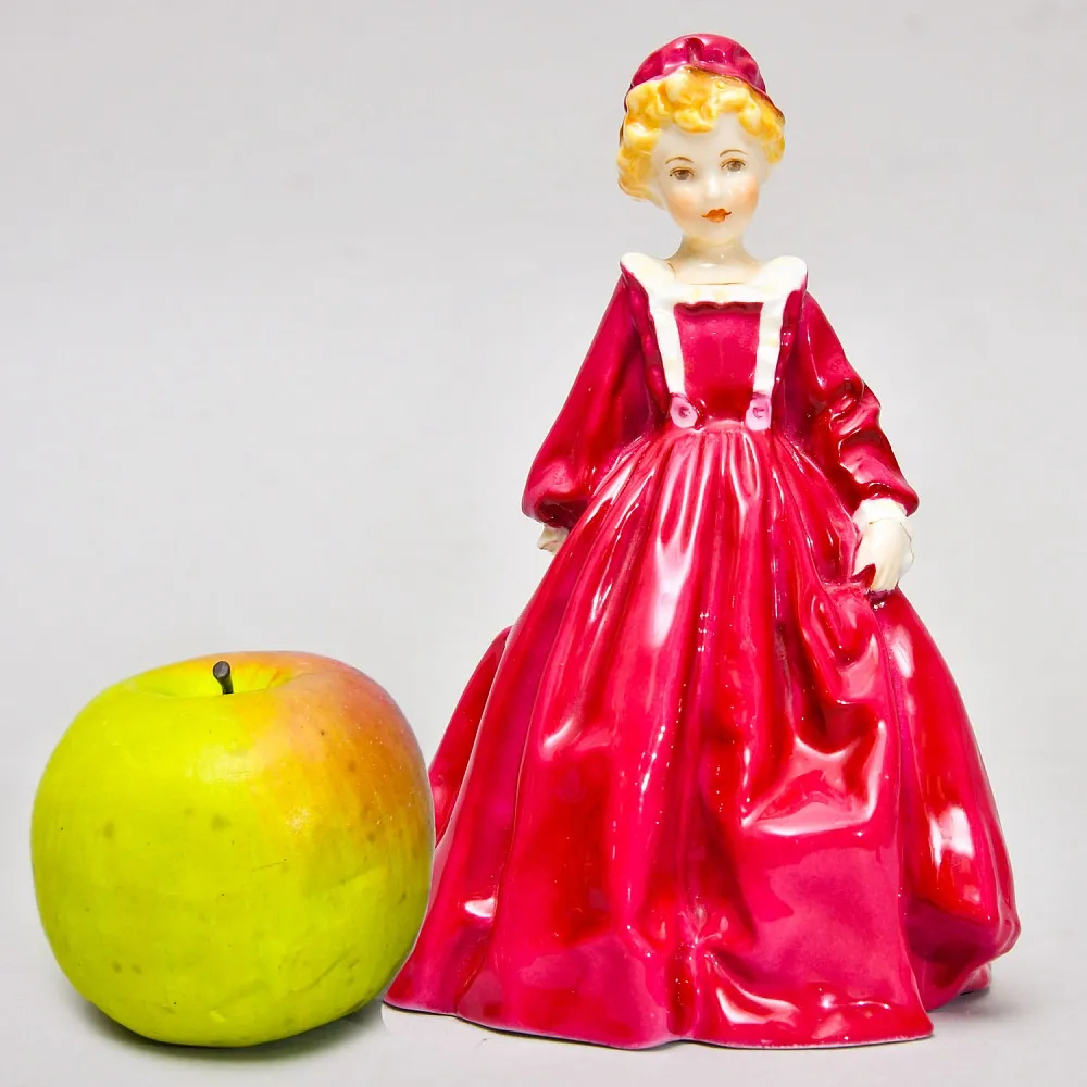 Коллекционная Фарфоровая статуэтка «Бабушкино платье», Royal Worcester Англия.