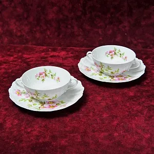 Две Фарфоровые Бульонные пары - Суповые Чашки из серии «Шиповник», Limoges Франция -1979 год.