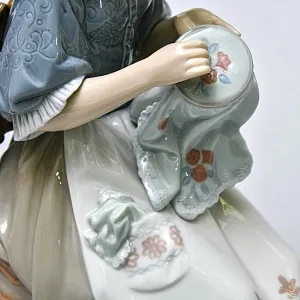 Редкость!!! Коллекционная Фарфоровая Статуэтка «ВЫШИВАЛЬЩИЦА», Lladro Испания -1974 год.