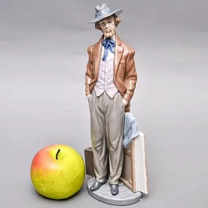 Коллекционная Фарфоровая статуэтка «Странствующий Художник», Lladro / Лядро Испания.
