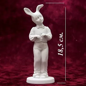 Коллекционная Авторская Статуэтка «Мой Зайчик» из серии «Детский Утренник», фарфор ИФЗ, Россия.