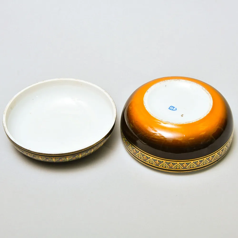 Классическая Фарфоровая Шкатулка - Бонбоньерка «Две Грации», Vienna Style Германия, середина ХХ века.