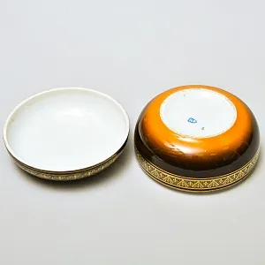 Классическая Фарфоровая Шкатулка - Бонбоньерка «Две Грации», Vienna Style Германия, середина ХХ века.