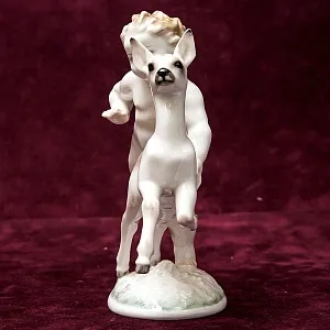 Редкая Фарфоровая Статуэтка «Путти с Олененком», Hutschenreuther,  Германия -1948 год.