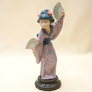 Коллекционная Фарфоровая статуэтка «Гейша с веерами» Н - 29 см. Lladro, Испания - 1978 год.