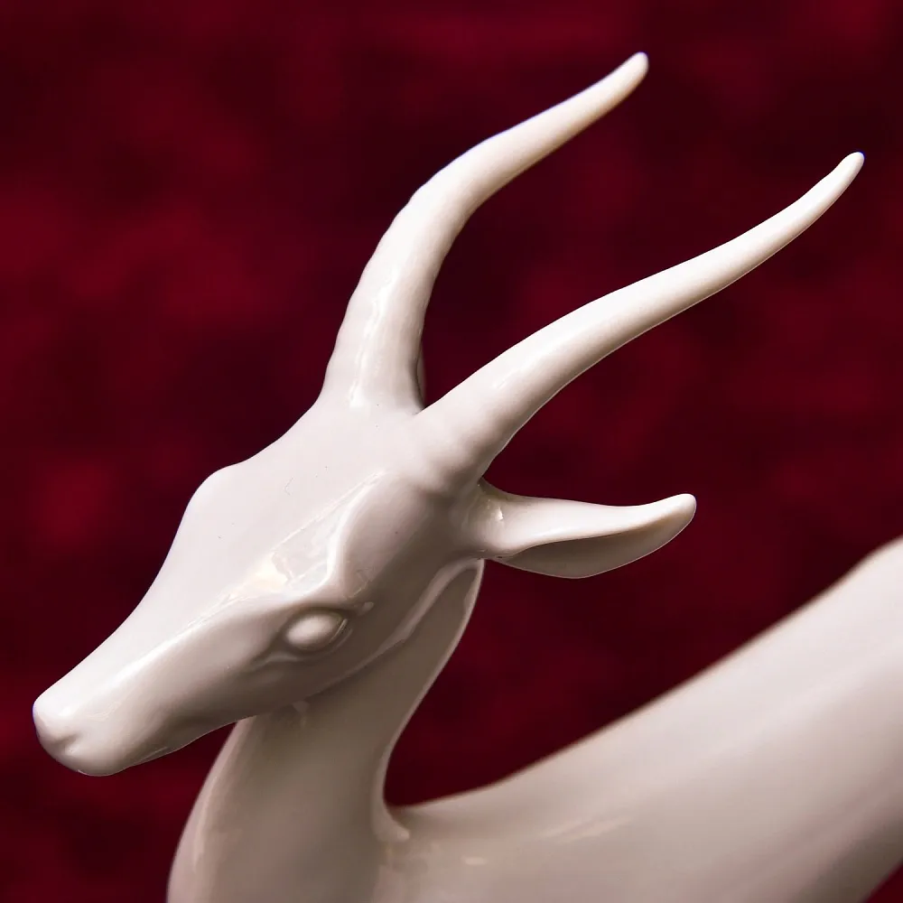 Редкая!!! Коллекционная Фарфоровая статуэтка «БЕГУЩАЯ ГАЗЕЛЬ», Kaiser Германия - 1970 год.