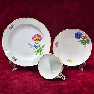Чайная Винтажная пара + Тарелка (Тройка) серии BLUME Фарфор MEISSEN / МЕЙСЕН Германия.