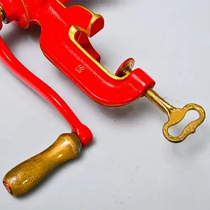 Винтажная Ручная Механическая Мясорубка «ЛЕНИНГРАД», СССР 50-е годы ХХ века..