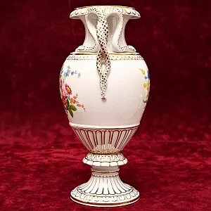 Антикварная Фарфоровая Ваза с ручками - змеями «Цветочный Букет», MEISSEN Германия, 1924 - 1934 годы.