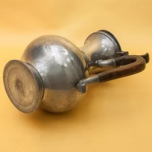 Большой Антикварный Оловянный Кофейник на 2 литра. Бельгия,  середина ХIХ века.