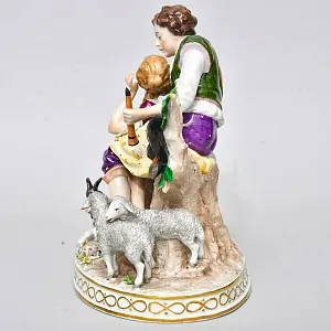 Коллекционная Фарфоровая статуэтка «Любовная пара», SITZENDORF Германия, середина ХХ века.