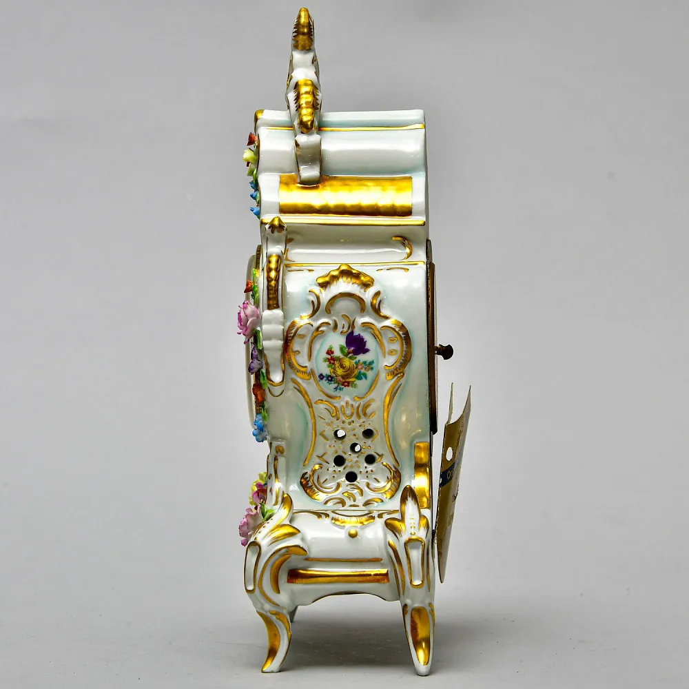 Каминные Кварцевые Часы в стиле Рококо, Фарфор SANDIZELL, Германия 80-е годы ХХ века.