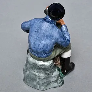 Коллекционная Фарфоровая статуэтка «Рыбак с омаром», Royal Doulton Ангия, 1963 - 1994 годы. 