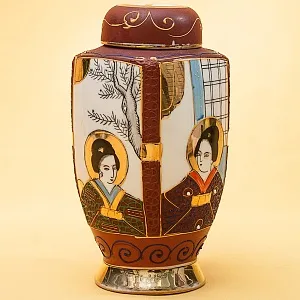 Фарфоровая Чайница - Вазочка - Баночка с крышкой Япония, 50 -е годы  ХХ века.