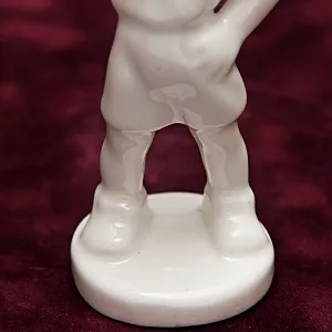 Коллекционная Фарфоровая Статуэтка «Пионер - Горнист», Россия.