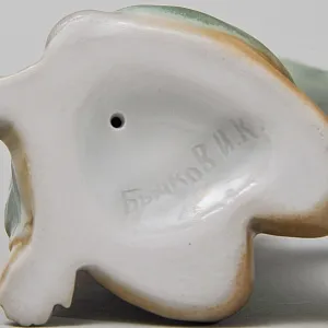 Авторская Коллекционная Фарфоровая Статуэтка «Юный Лёчик», Дулёво Россия.