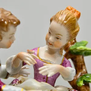 Коллекционная Фарфоровая статуэтка «Дети, Первое свидание», Unterweissbach Германия, 1958 - 1976 годы.