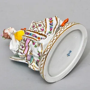 Коллекционные Парные статуэтки «Дама и Кавалер. Светская беседа», Фарфор SP Dresden, Германия.