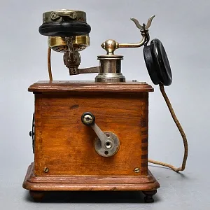 Антикварный Настольный Телефонный аппарат - Телефон «La Telephone - Phono Prive», Франция -1915 год.